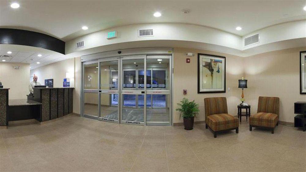Holiday Inn Express & Suites North Topeka Eksteriør bilde