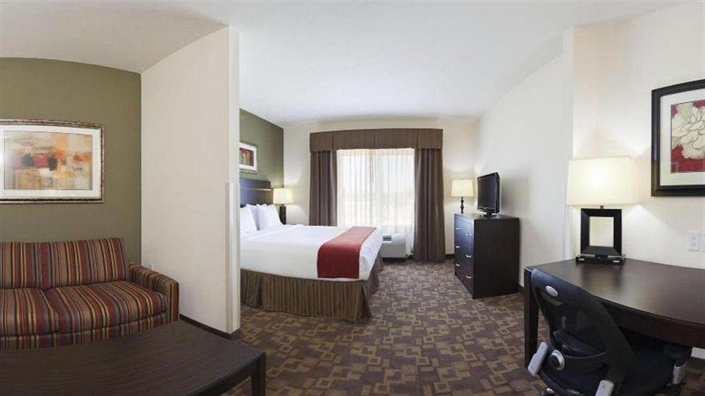 Holiday Inn Express & Suites North Topeka Eksteriør bilde