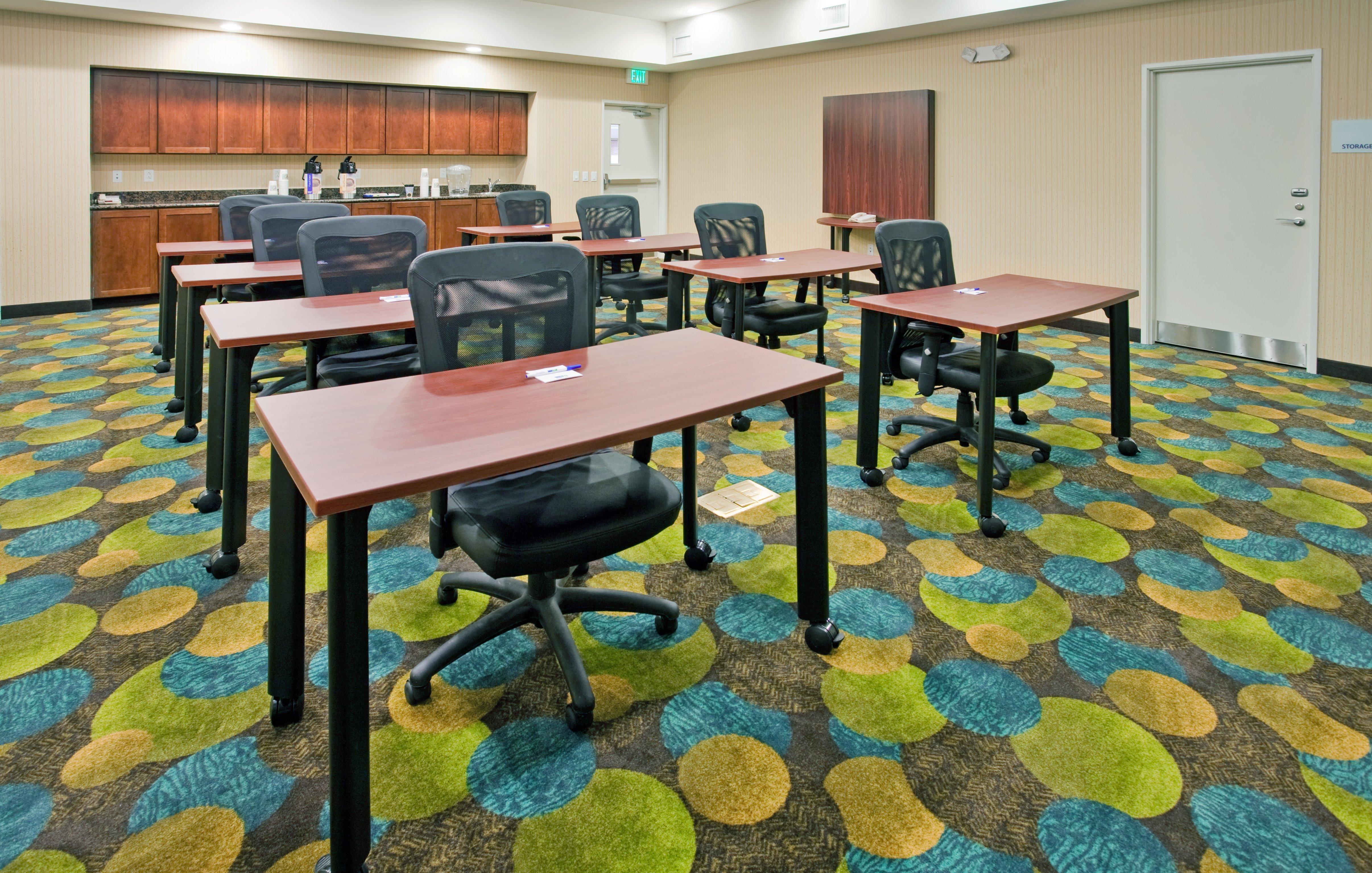 Holiday Inn Express & Suites North Topeka Eksteriør bilde