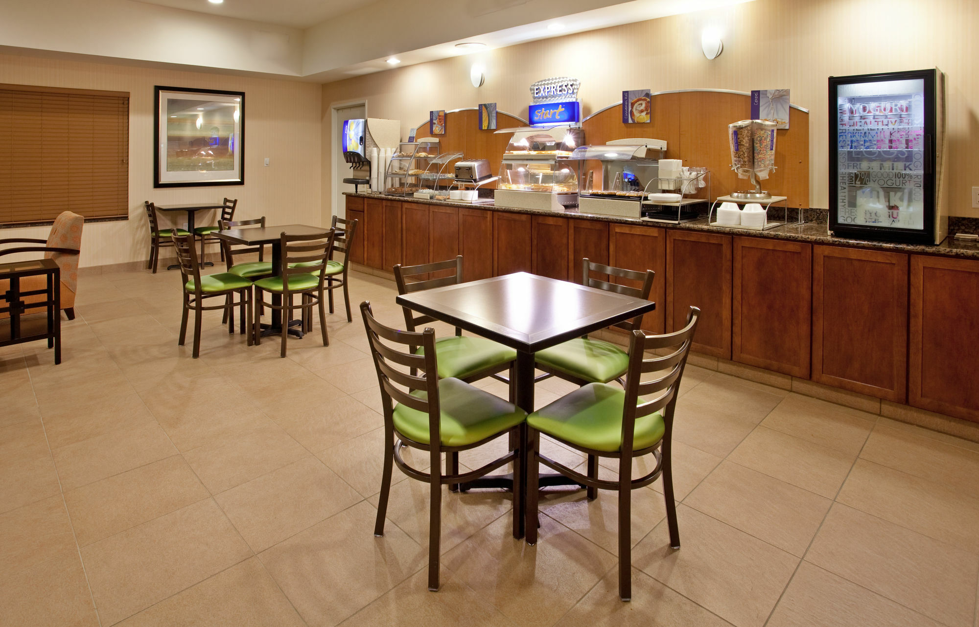 Holiday Inn Express & Suites North Topeka Eksteriør bilde