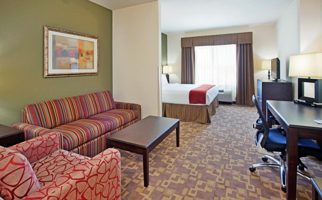 Holiday Inn Express & Suites North Topeka Eksteriør bilde